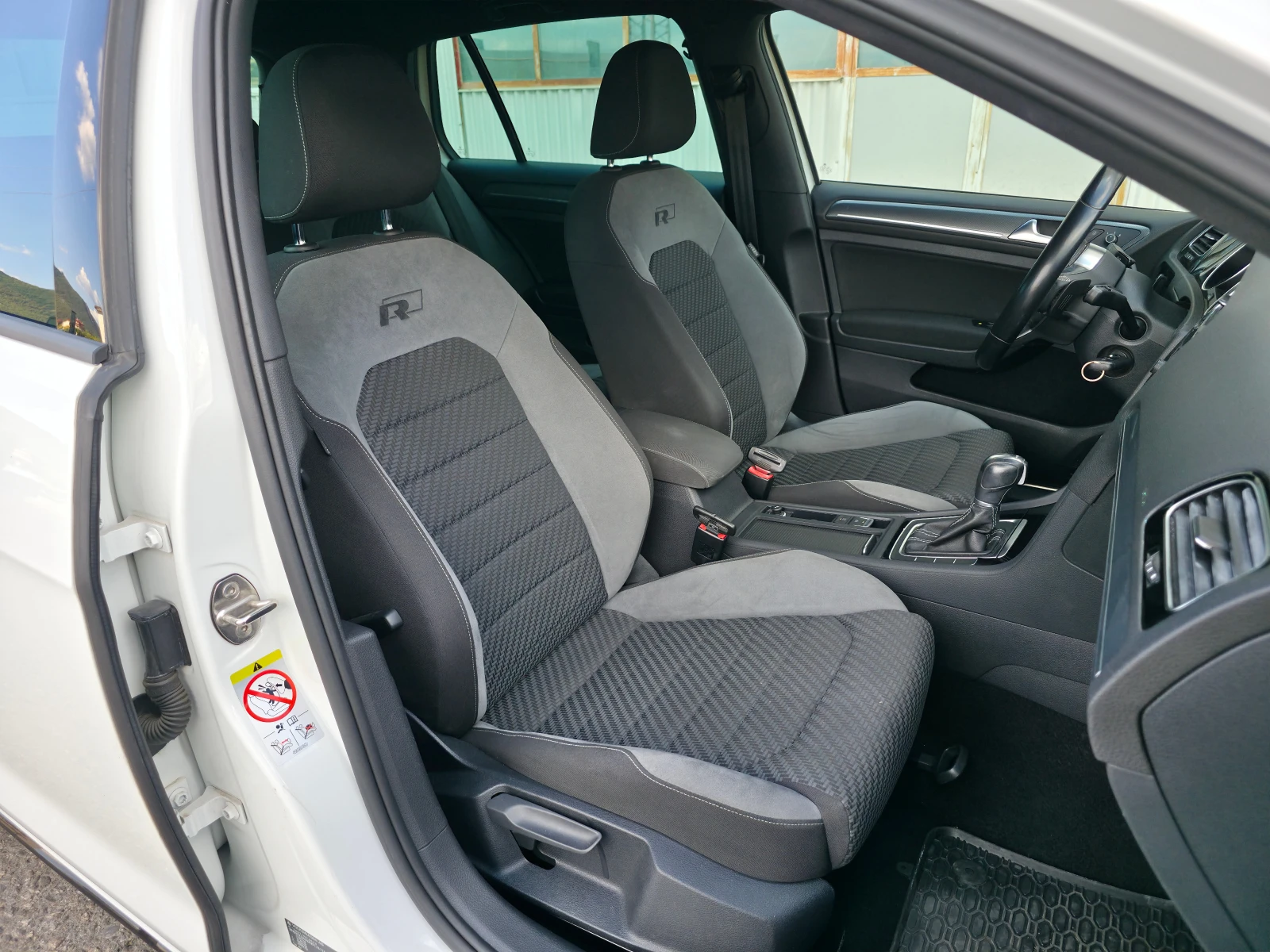 VW Golf 1.0TSI RLine 66000km EURO6D | Mobile.bg   11