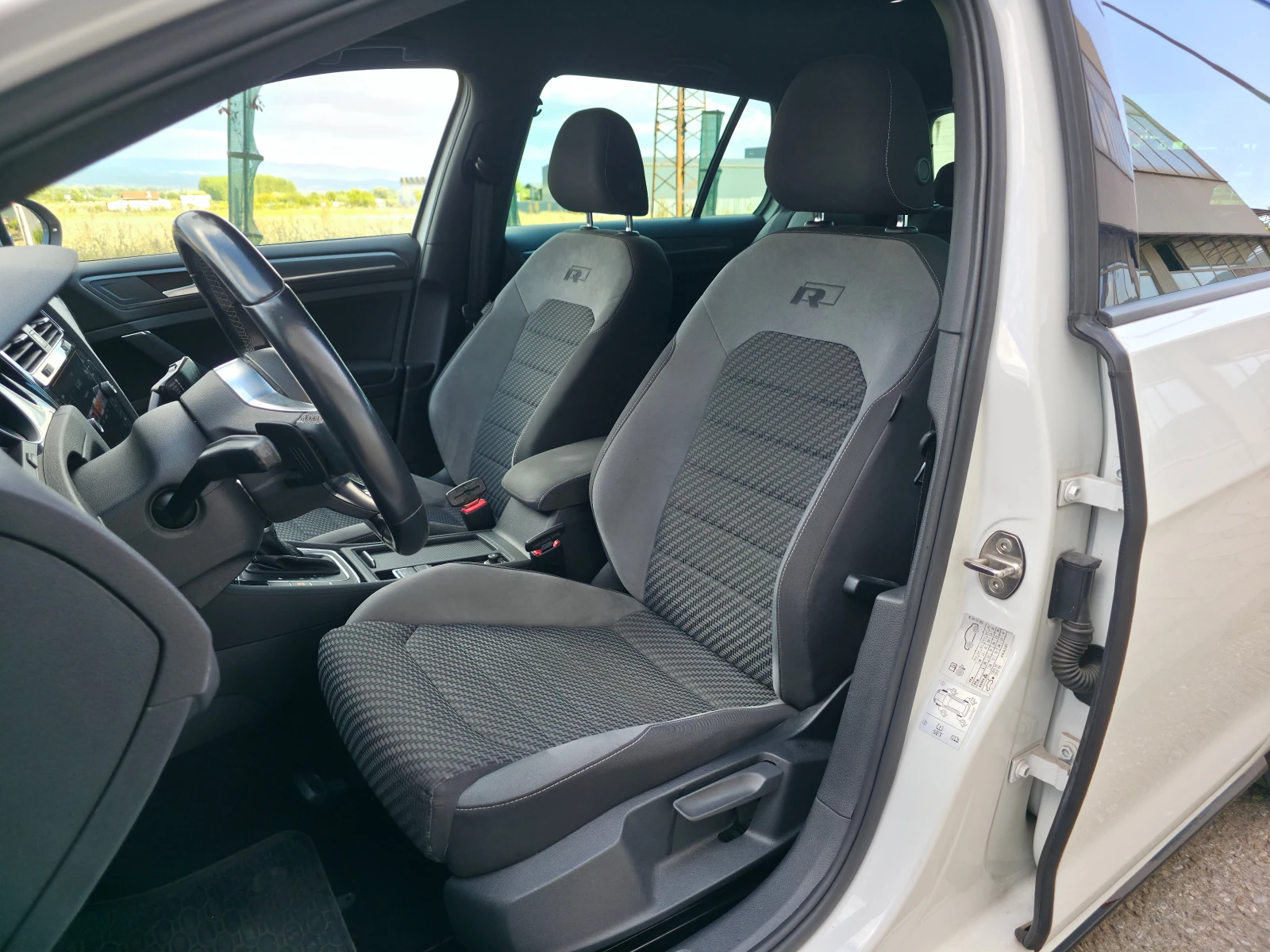 VW Golf 1.0TSI RLine 66000km EURO6D - изображение 10