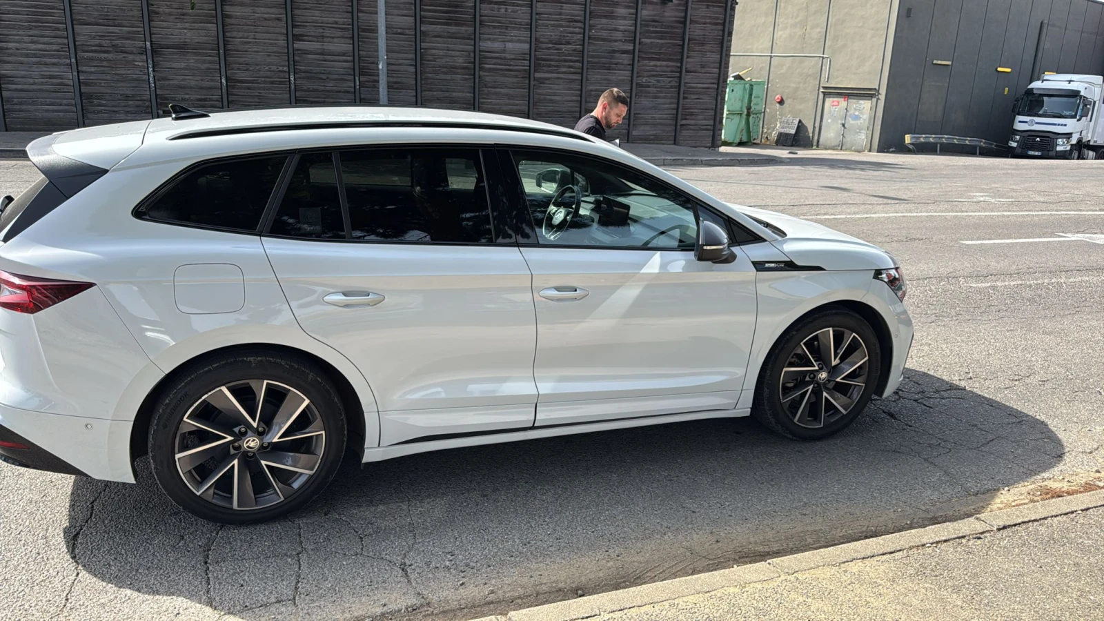 Skoda Enyaq 80 SPORTLINE 82KW - изображение 2