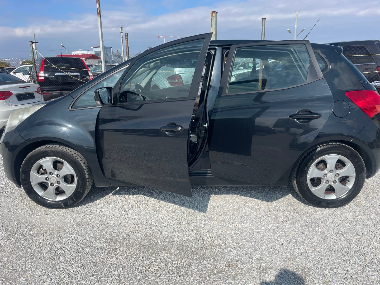 Kia Venga Автоматик - изображение 6