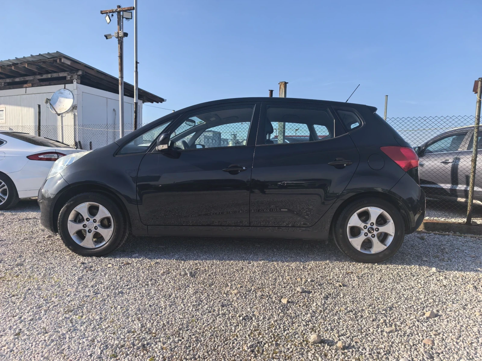 Kia Venga Автоматик, снимка 7 - Автомобили и джипове - 52055890