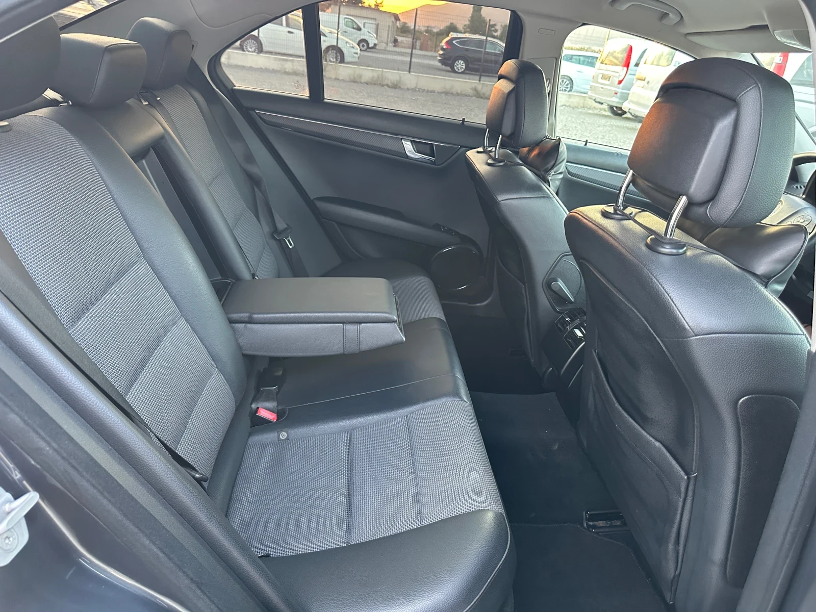 Mercedes-Benz C 200 AVANTGARDE* KOMPRESSOR* 184 к.с* НАВИГАЦИЯ, снимка 15 - Автомобили и джипове - 52238726