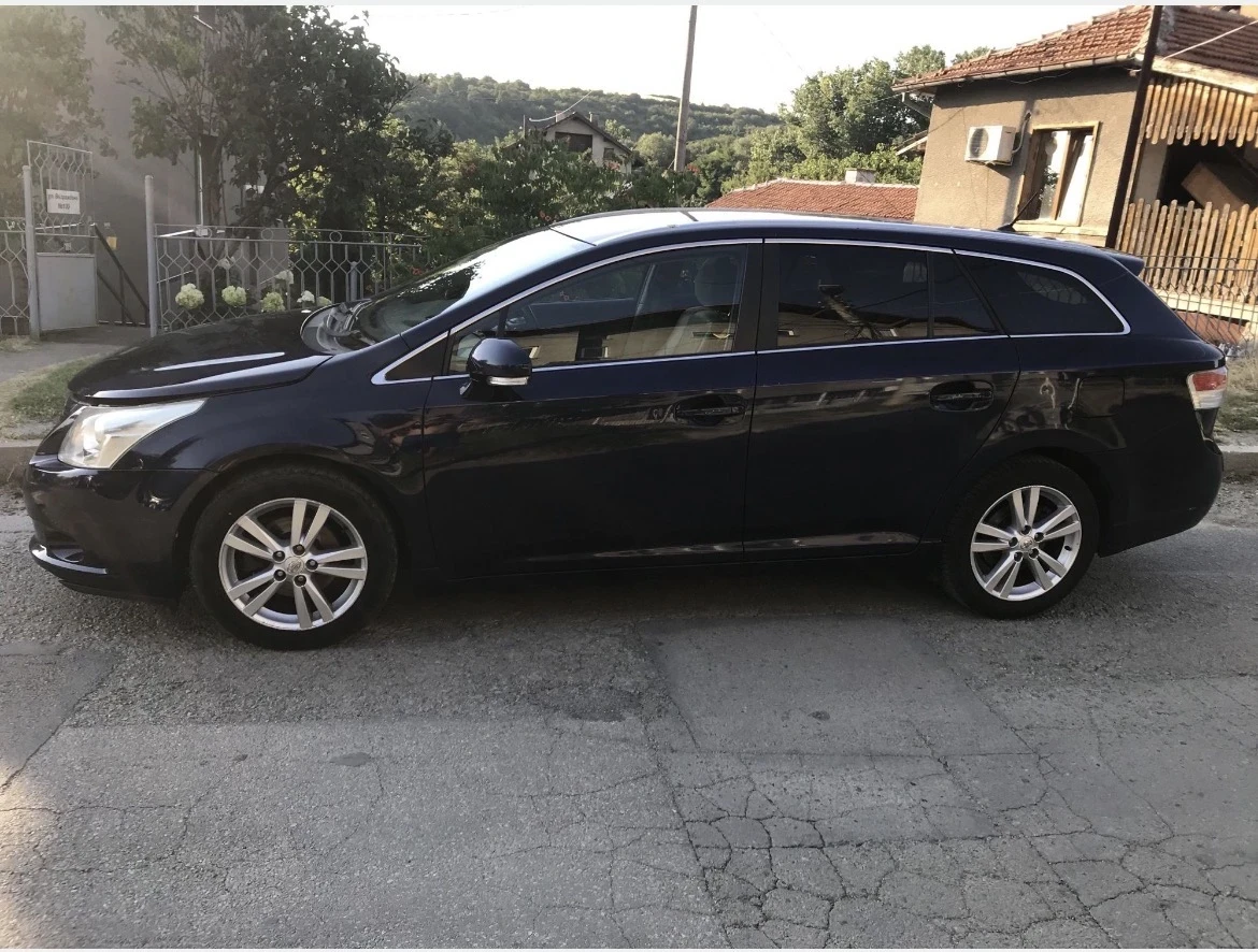 Toyota Avensis  - изображение 4