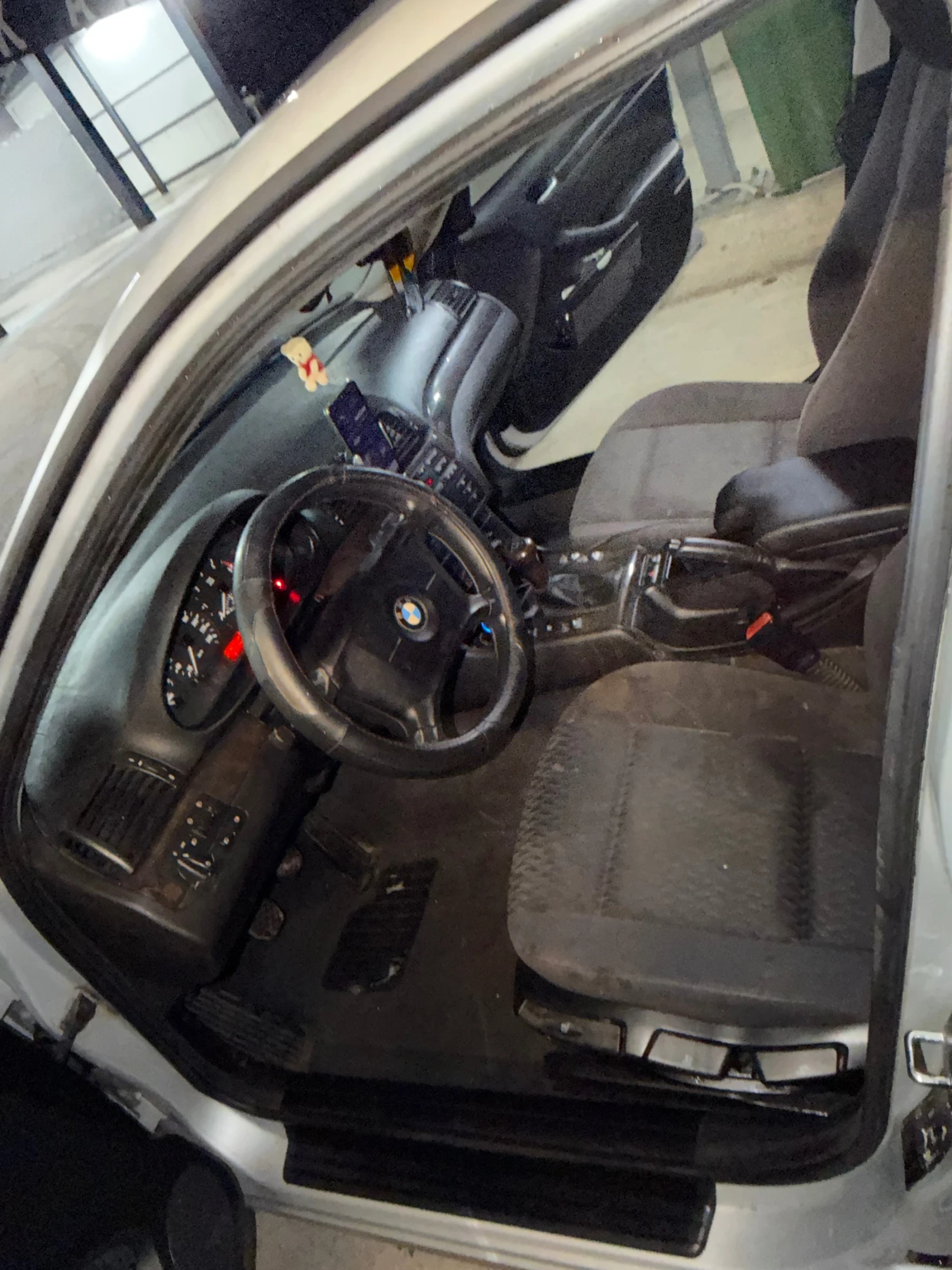 BMW 320, снимка 10 - Автомобили и джипове - 53775426