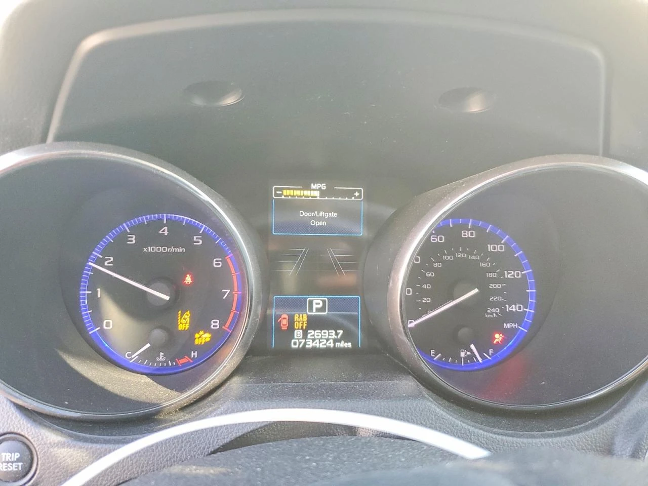 Subaru Outback * AWD* КОЖА* ШИБИДАХ* ПОДГРЕВ* , снимка 9 - Автомобили и джипове - 54031452