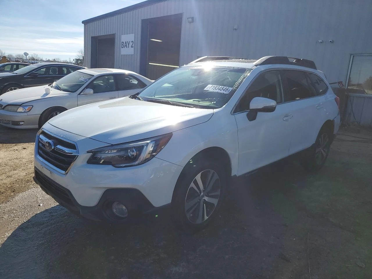 Subaru Outback * AWD* КОЖА* ШИБИДАХ* ПОДГРЕВ* , снимка 2 - Автомобили и джипове - 54031452