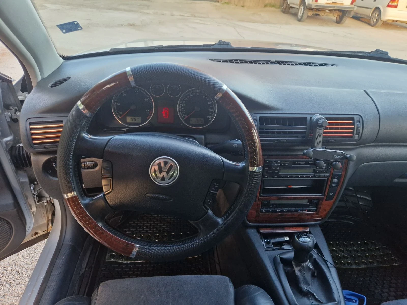 VW Passat, снимка 9 - Автомобили и джипове - 54347141