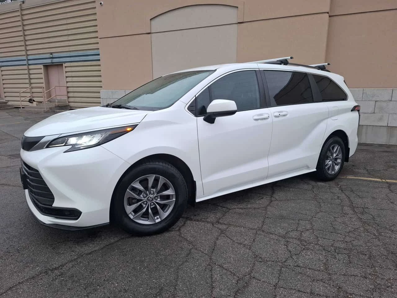 Toyota Sienna * LE 8 Passenger FWD* 2 �����* �������* KEYLESS*  | Mobile.bg � ����������� 2