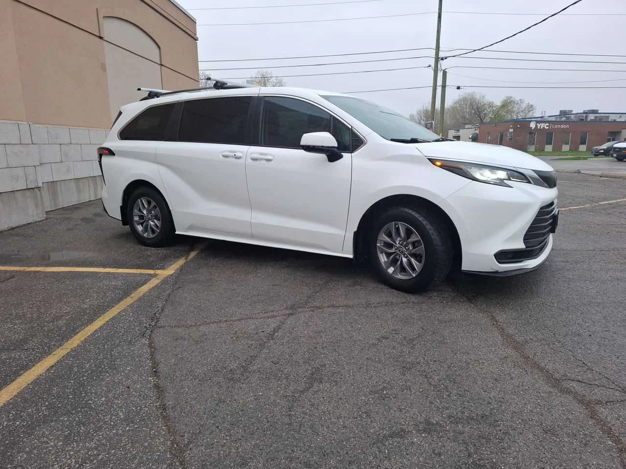 Toyota Sienna * LE 8 Passenger FWD* 2 �����* �������* KEYLESS*  | Mobile.bg � ����������� 3