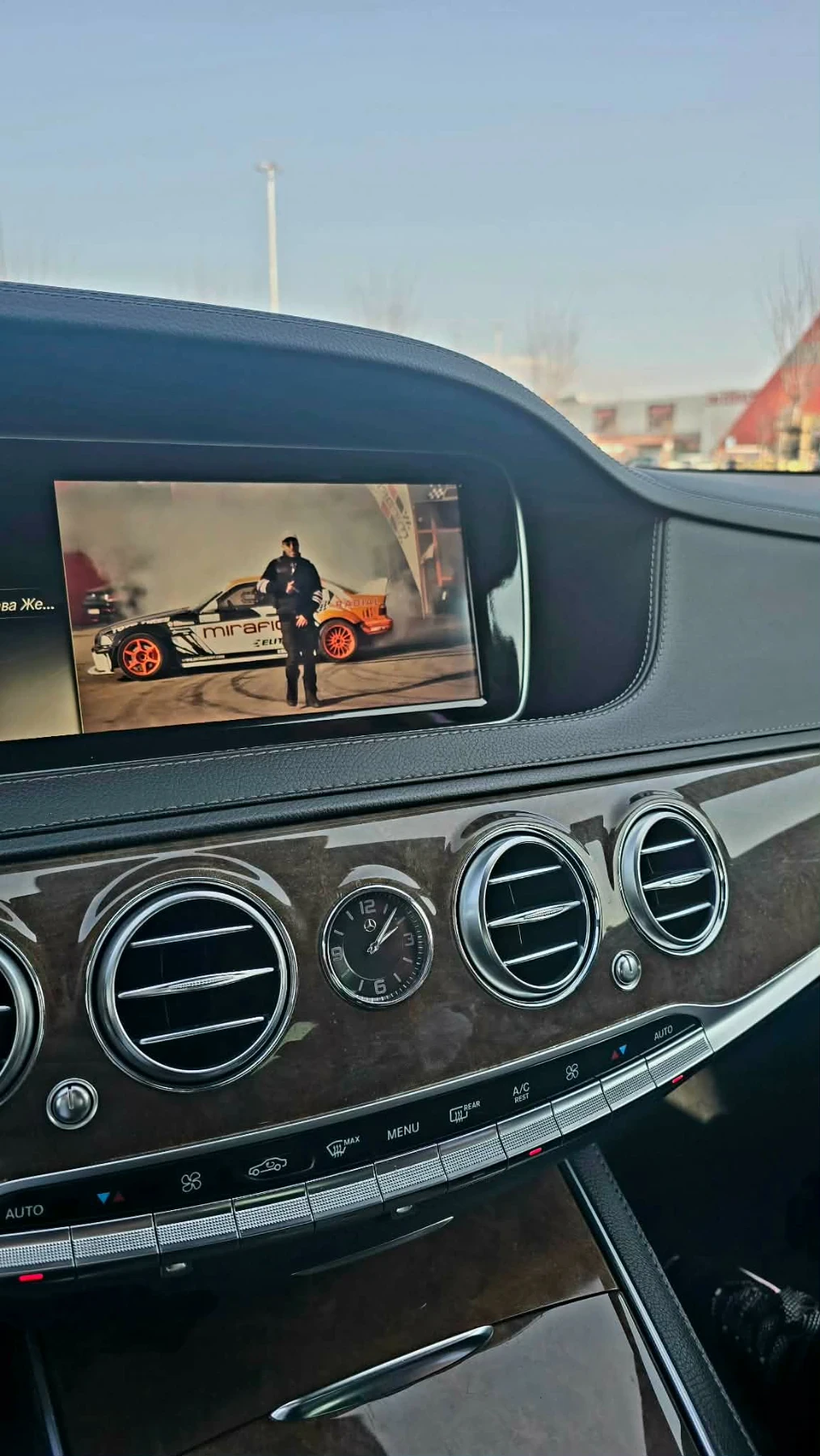 Mercedes-Benz S 350 4MATIC* BLUETEC* AMG* DISTR* PANO* BURMASTER* , снимка 16 - Автомобили и джипове - 54608086