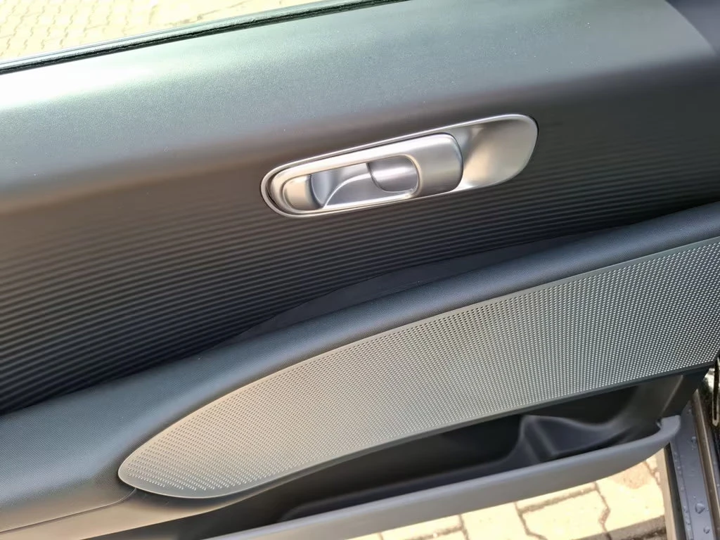 Hyundai Ioniq 6 COMFORT/151HP/CAM/LED/NAVI/KLESS/CPLAY/401q, снимка 11 - Автомобили и джипове - 54879810