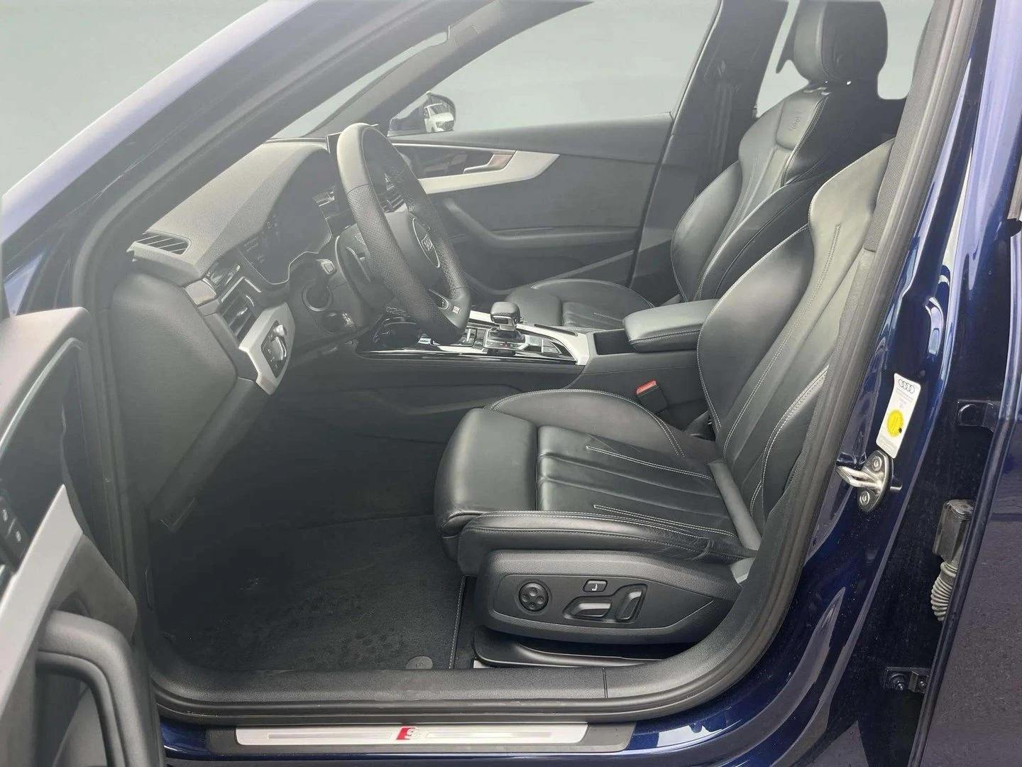Audi A4, снимка 6 - Автомобили и джипове - 55217223