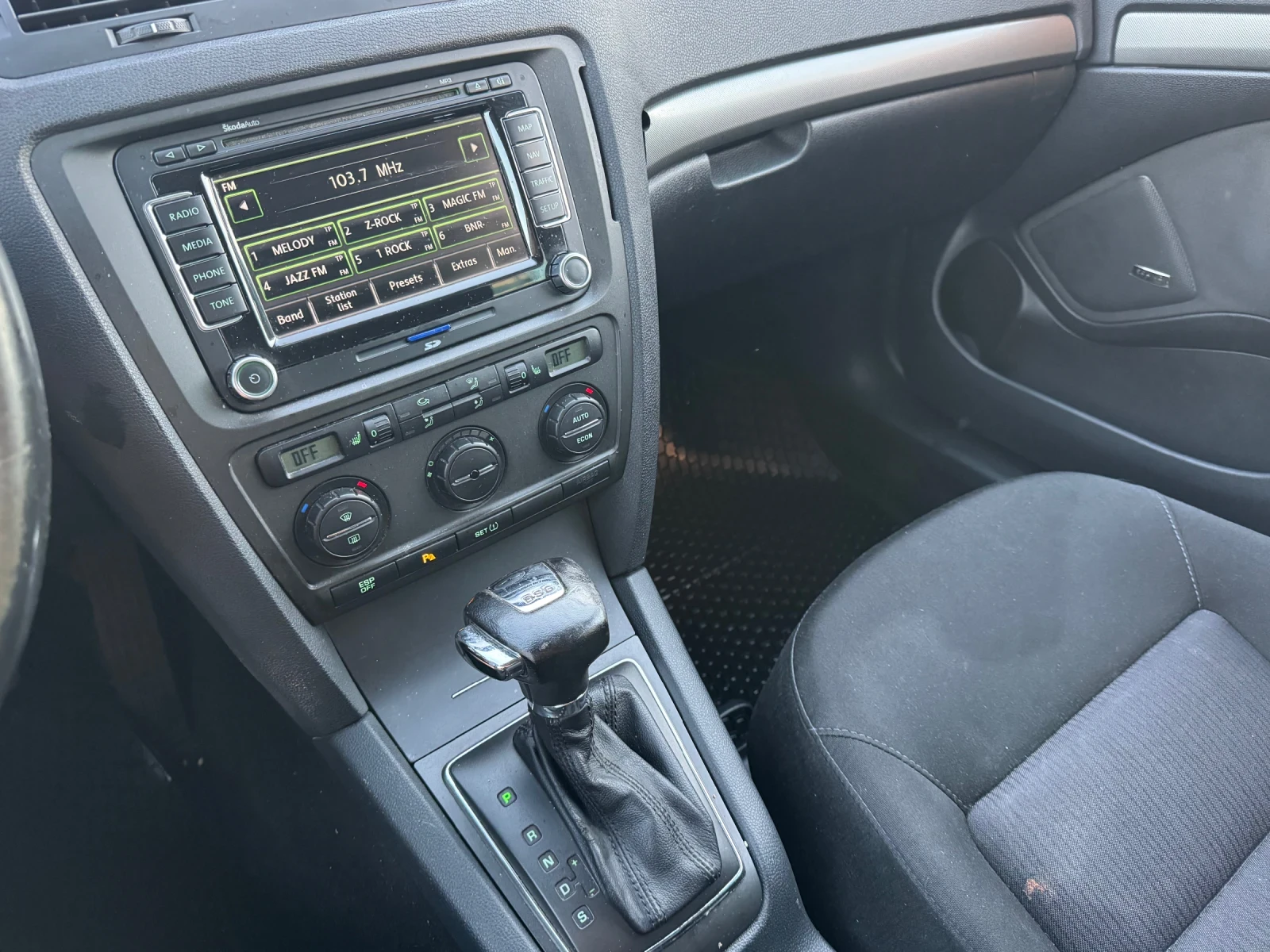 Skoda Octavia, снимка 7 - Автомобили и джипове - 54955635