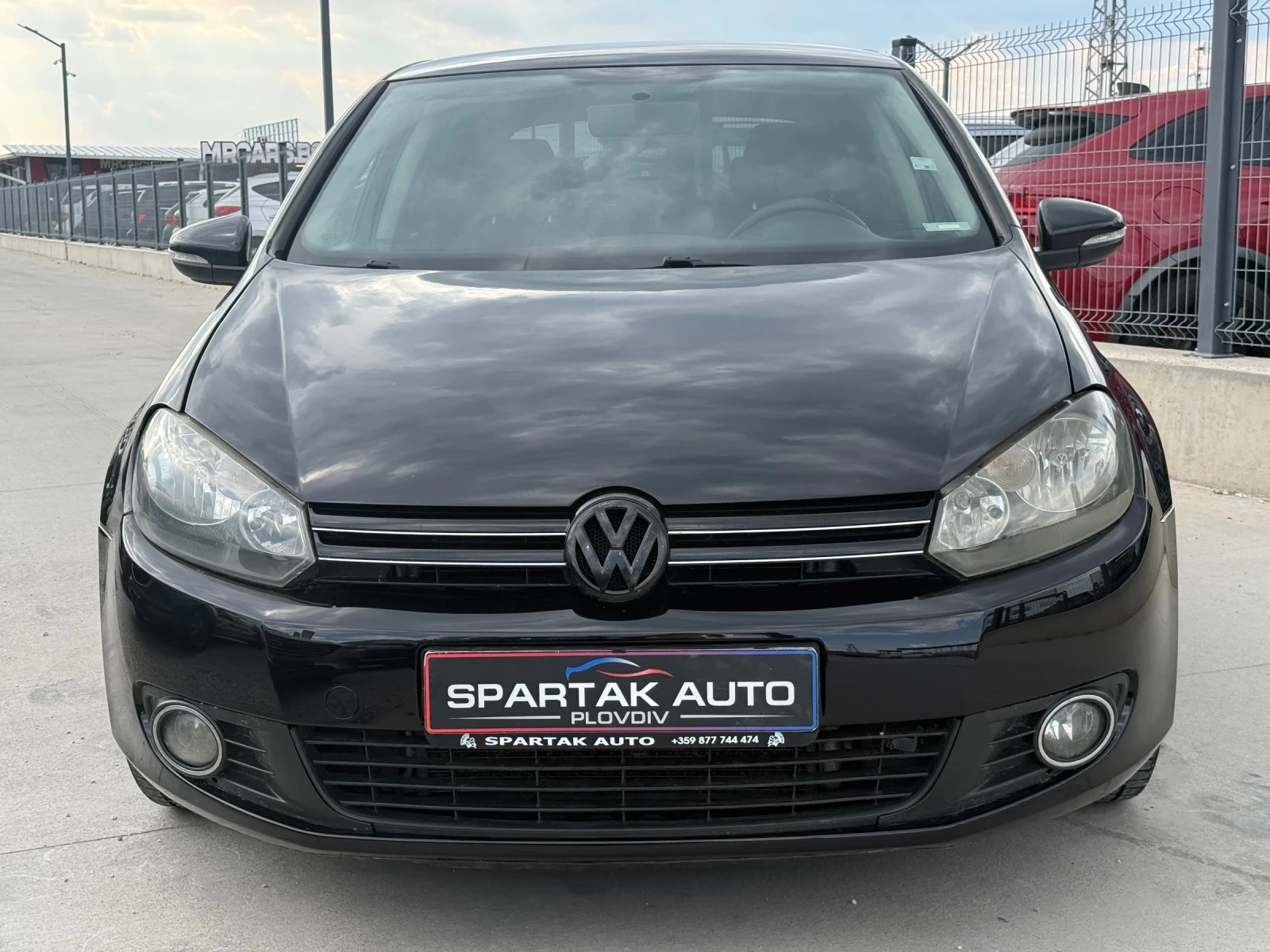 VW Golf 1.6D* 2011г* Ръчка* 4.5/100* ТОП СЪСТОЯНИЕ* , снимка 2 - Автомобили и джипове - 55079141