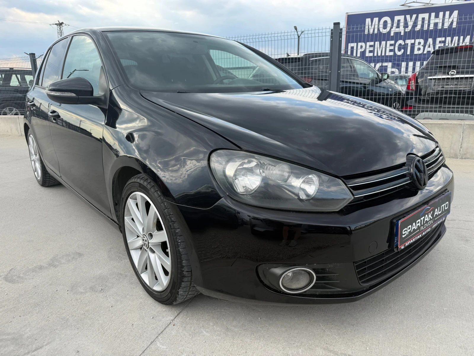 VW Golf 1.6D* 2011г* Ръчка* 4.5/100* ТОП СЪСТОЯНИЕ* , снимка 3 - Автомобили и джипове - 55079141