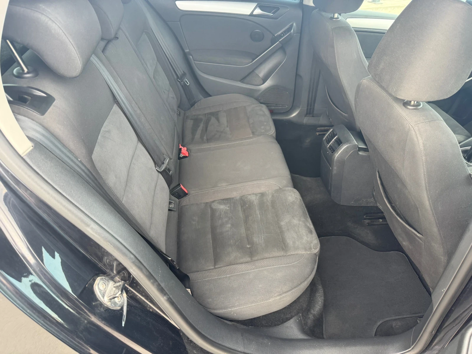 VW Golf 1.6D* 2011г* Ръчка* 4.5/100* ТОП СЪСТОЯНИЕ* , снимка 11 - Автомобили и джипове - 55079141