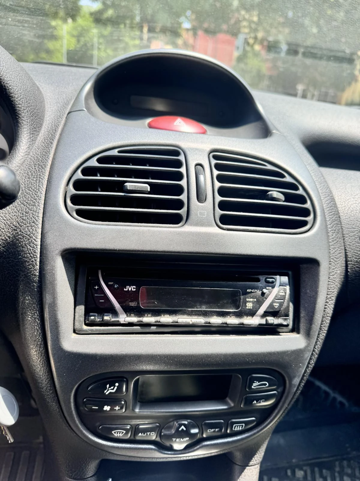 Peugeot 206 1.4, снимка 8 - Автомобили и джипове - 55133255