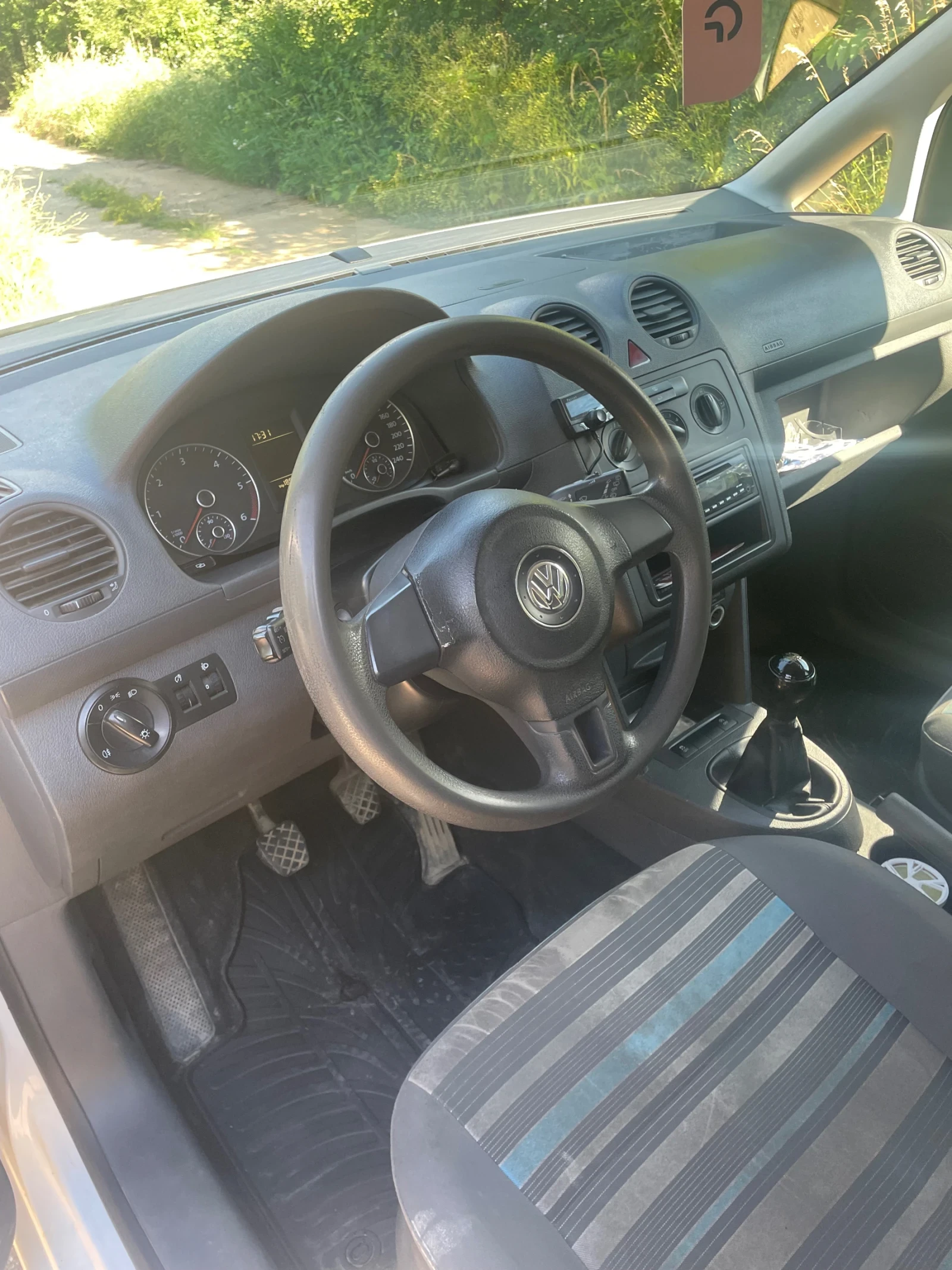 VW Caddy, снимка 13 - Автомобили и джипове - 55609019
