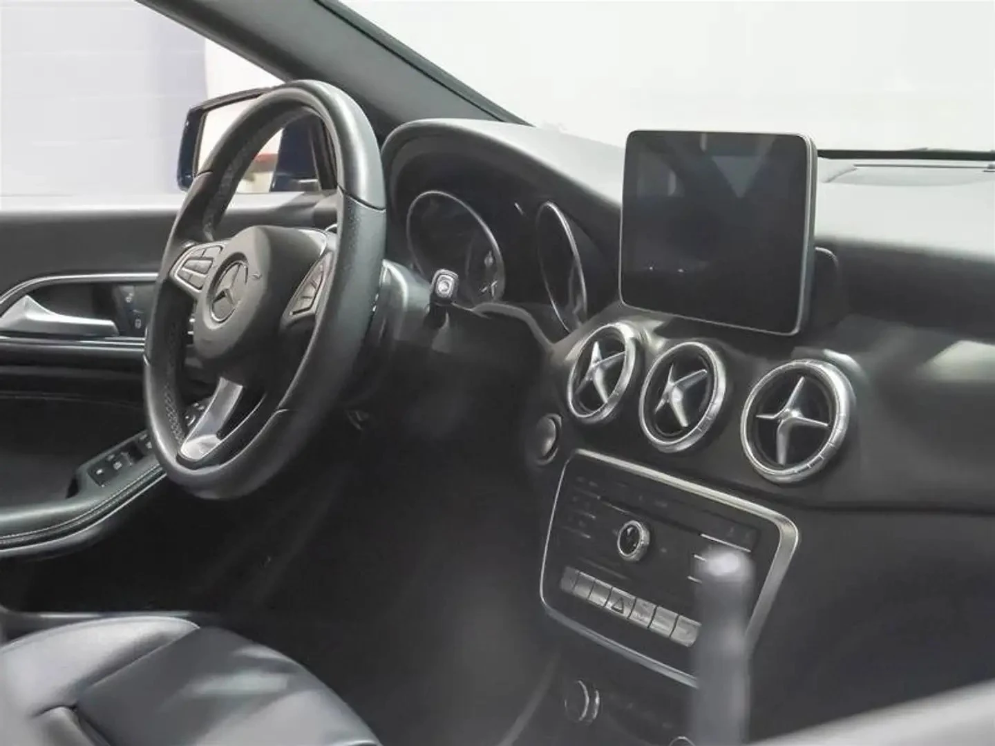 Mercedes-Benz CLA 250 4MATIC ЦЕНА ДО БЪЛГАРИЯ РЕГИСТРАЦИЯ & АВТОКРЕДИТ, снимка 12 - Автомобили и джипове - 55316670