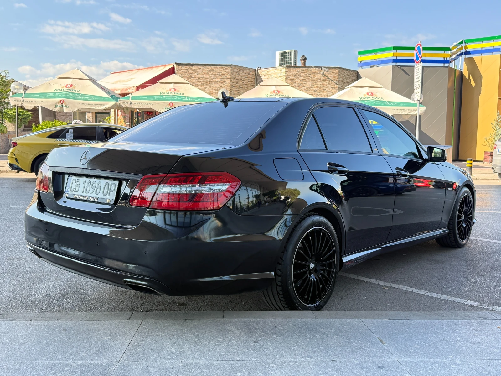 Mercedes-Benz E 350 CDI 6 МЕСЕЦА ГАРАНЦИЯ/231к.с. 4 Matic AMG Pack, снимка 4 - Автомобили и джипове - 55660582
