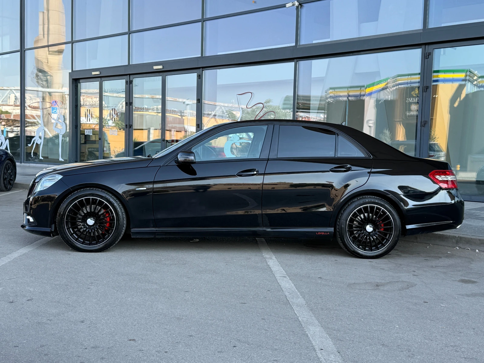Mercedes-Benz E 350 CDI 6 МЕСЕЦА ГАРАНЦИЯ/231к.с. 4 Matic AMG Pack, снимка 2 - Автомобили и джипове - 55660582