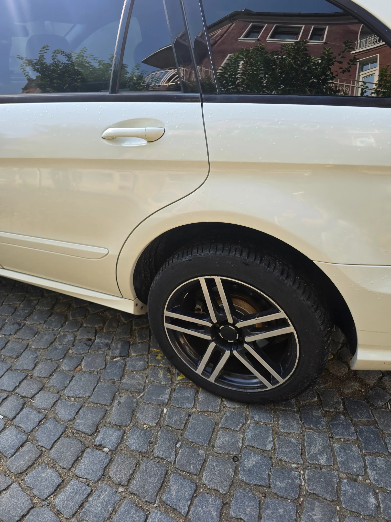 Mercedes-Benz R 320, снимка 3 - Автомобили и джипове - 55873526