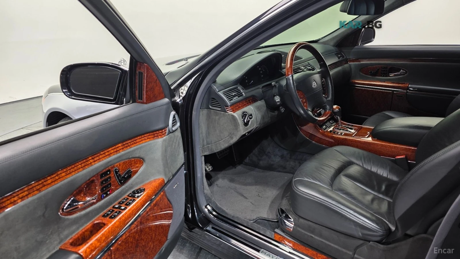 Maybach 62 V12* 1ST GEN* BOSE* ПОДГРЕВИ* ОБДУХ* МАСАЖ* TV* , снимка 5 - Автомобили и джипове - 55992798
