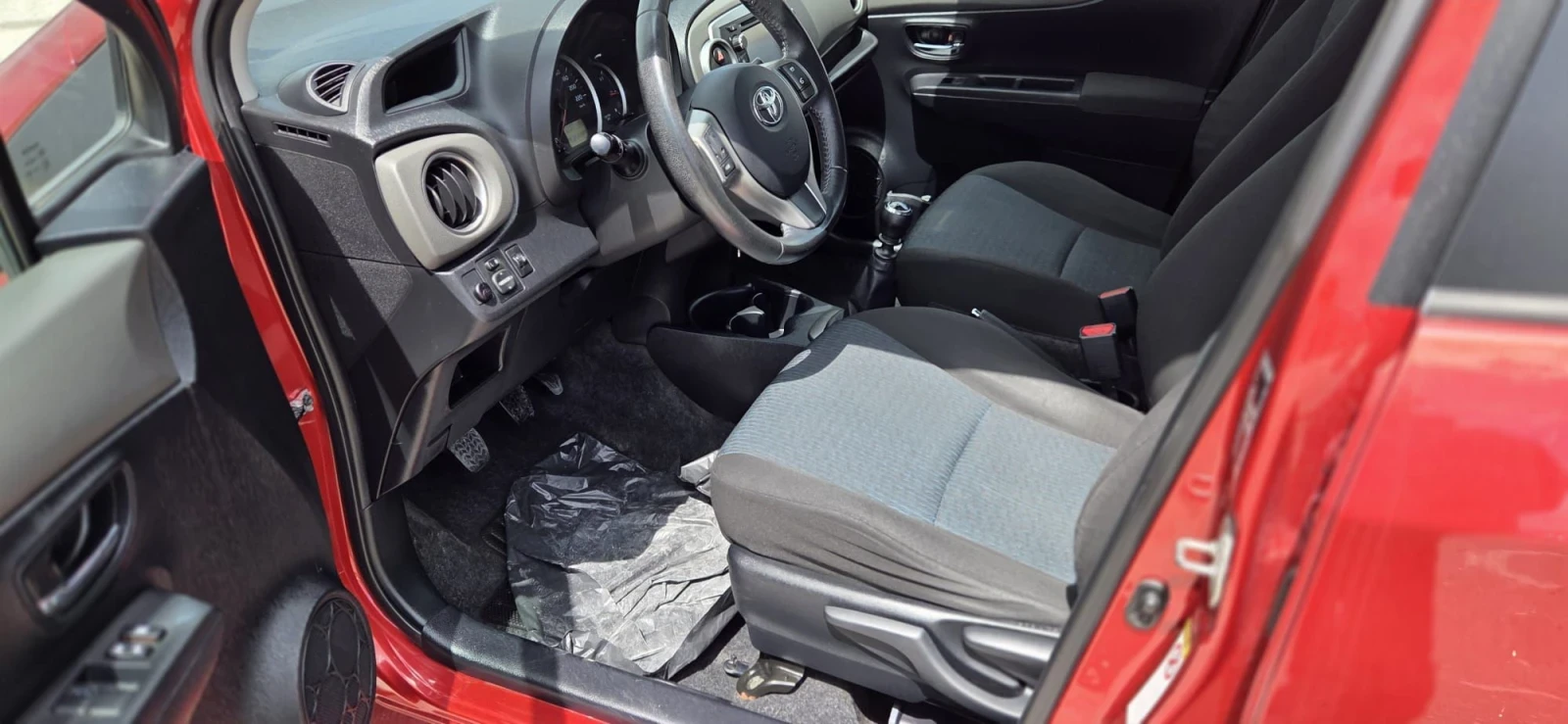 Toyota Yaris, снимка 11 - Автомобили и джипове - 56319246