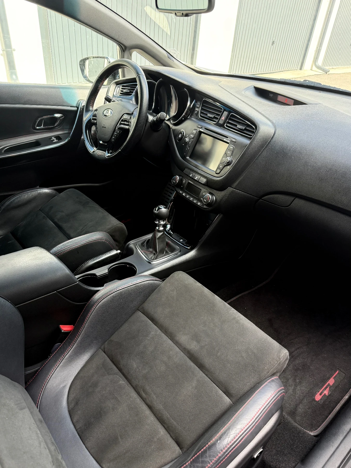Kia Ceed 1.6 Turbo 204 k.c, снимка 9 - Автомобили и джипове - 56324310