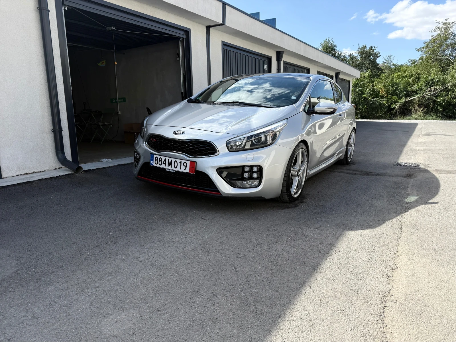 Kia Ceed 1.6 Turbo 204 k.c, снимка 2 - Автомобили и джипове - 56324310