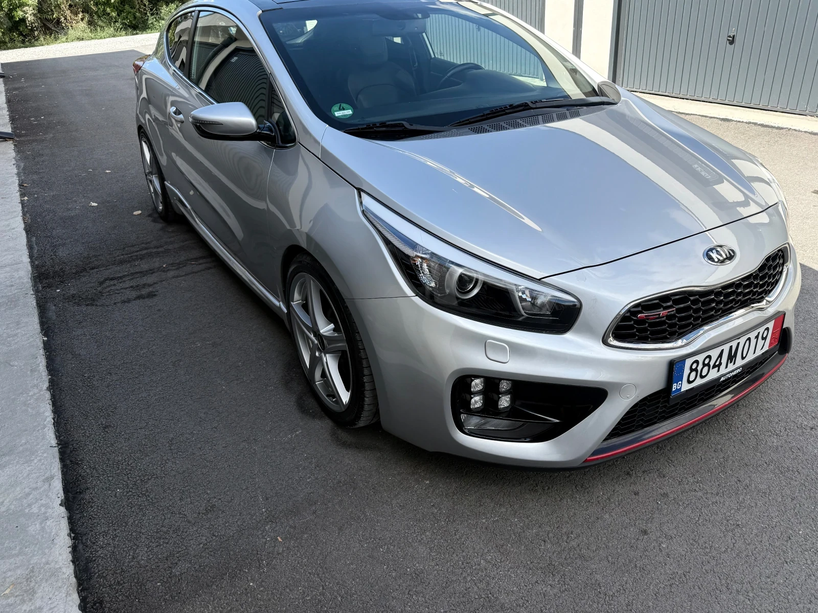 Kia Ceed 1.6 Turbo 204 k.c, снимка 3 - Автомобили и джипове - 56324310