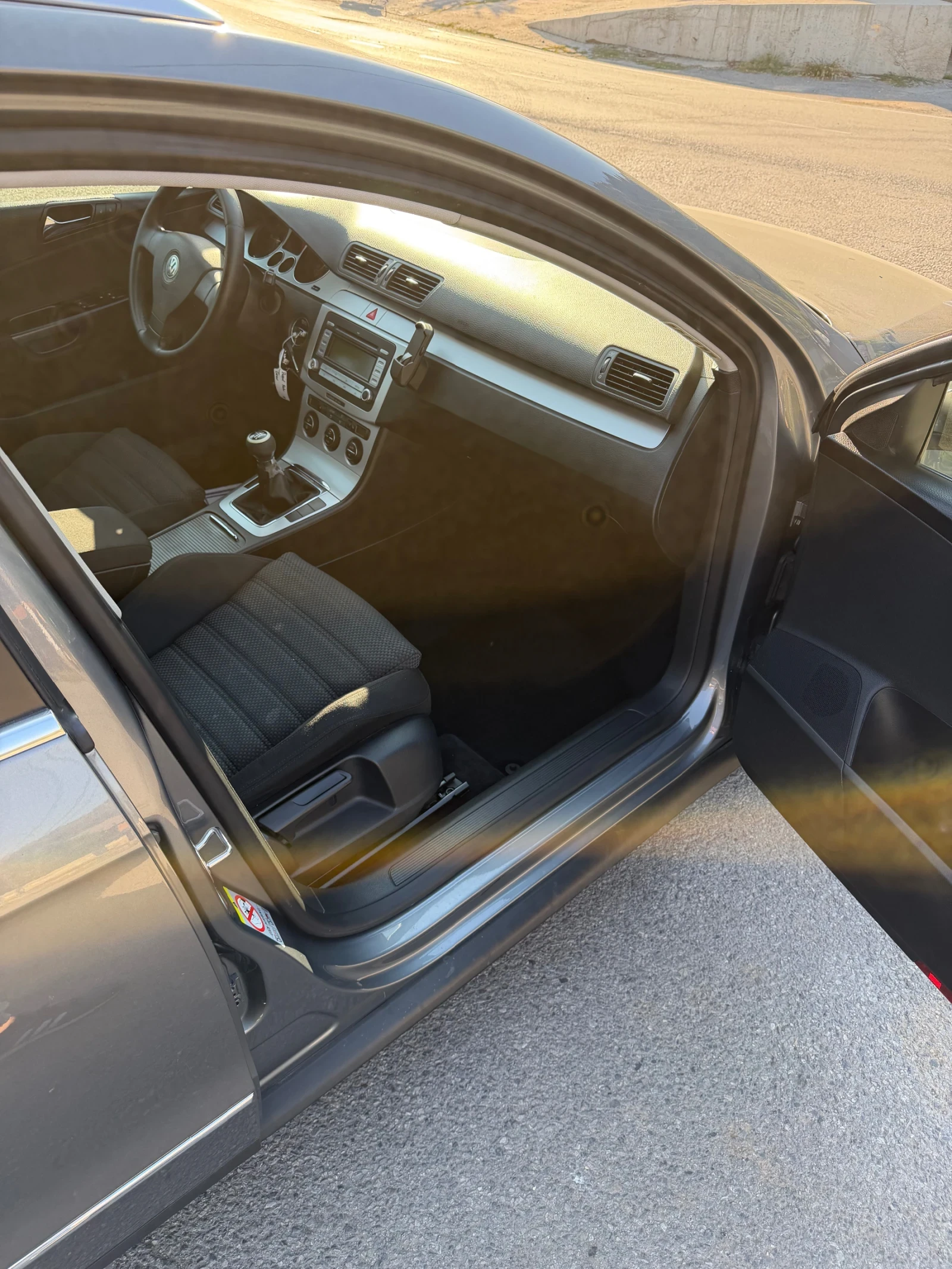 VW Passat 2.0TDI, снимка 10 - Автомобили и джипове - 56510037