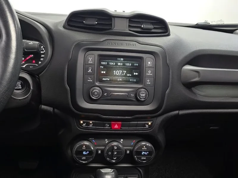 Jeep Renegade 2.4 LONGITUDE, снимка 14 - Автомобили и джипове - 55705463