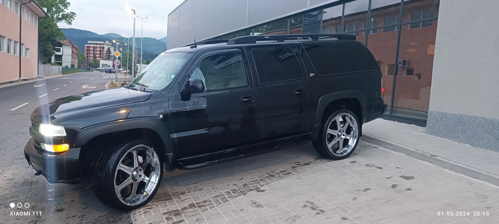 Chevrolet Suburban, снимка 1