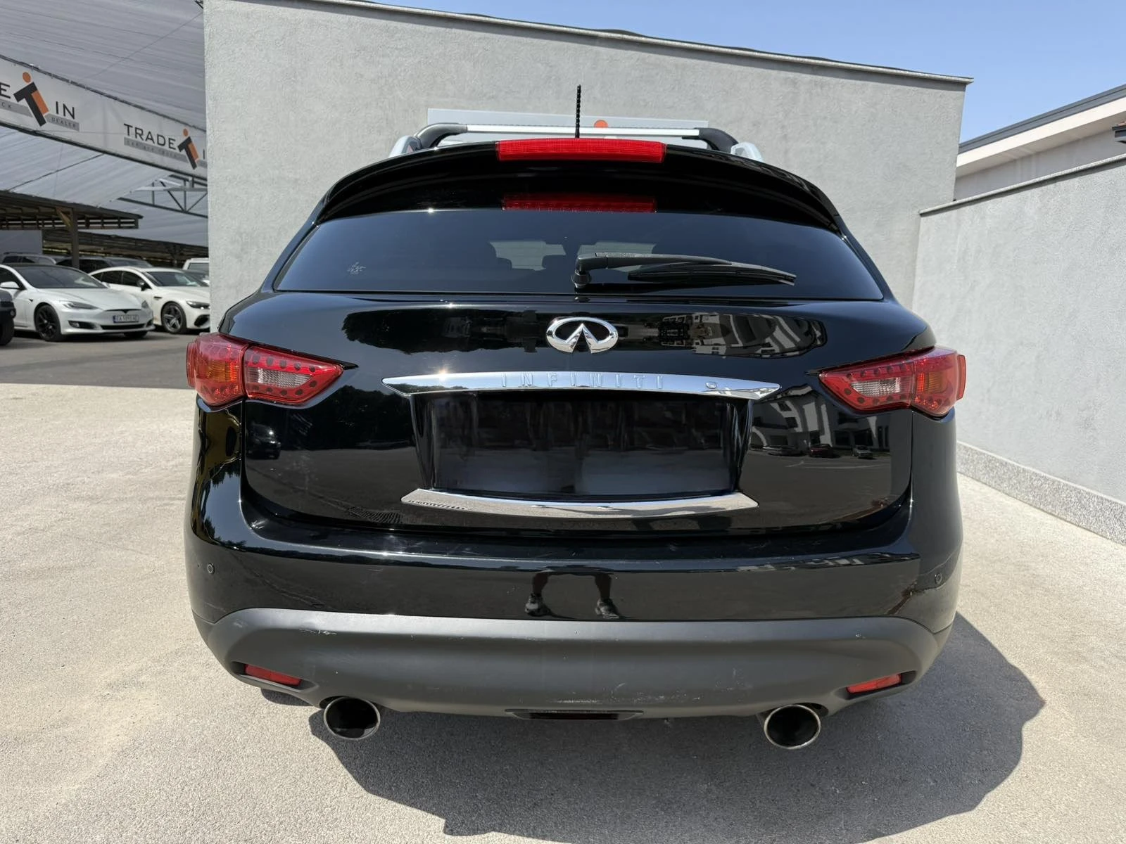 Infiniti QX70 3.0D V6 AWD - изображение 6