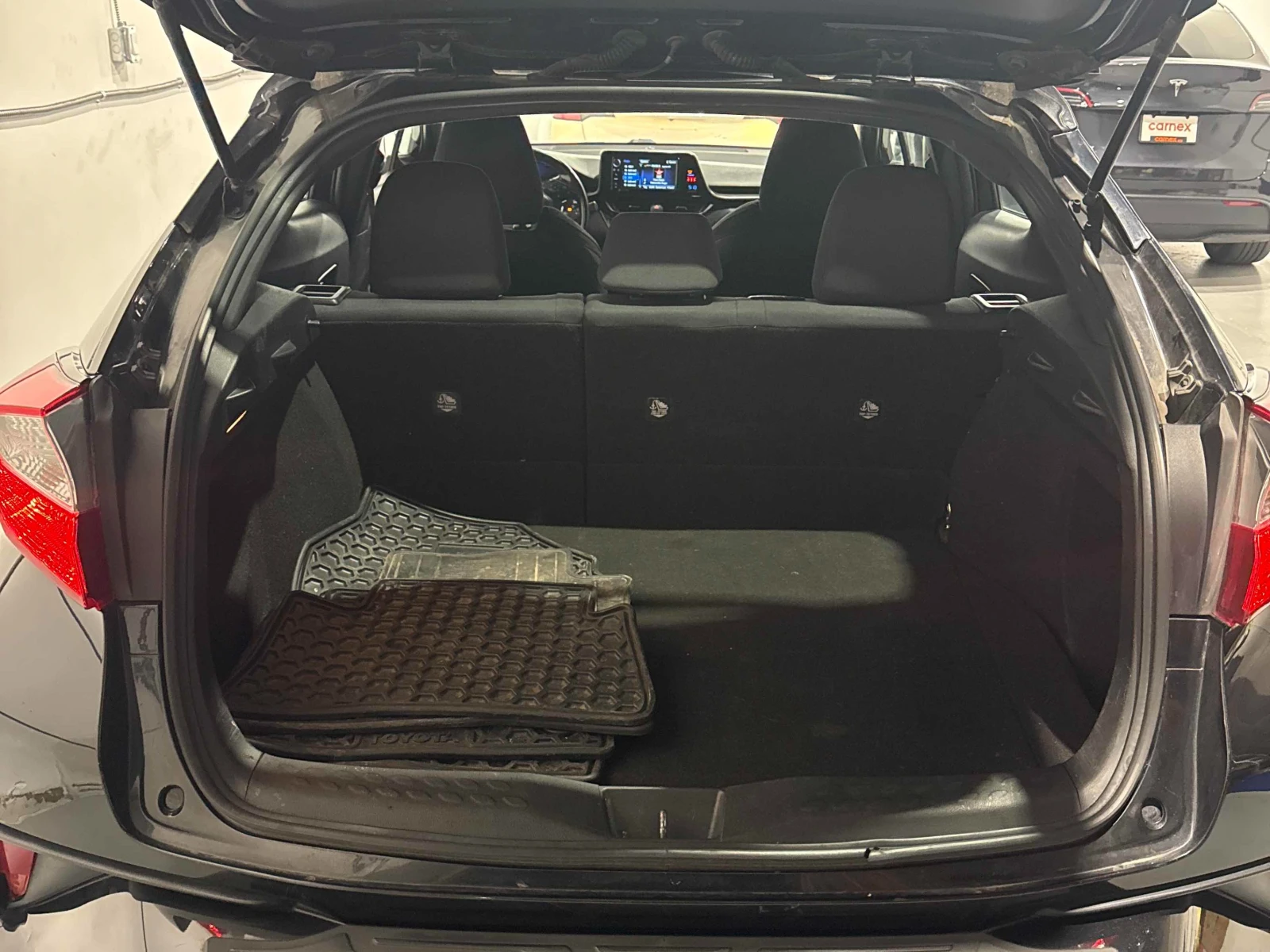 Toyota C-HR XLE * * CARFAX * * АВТО КРЕДИТ * *  - изображение 6