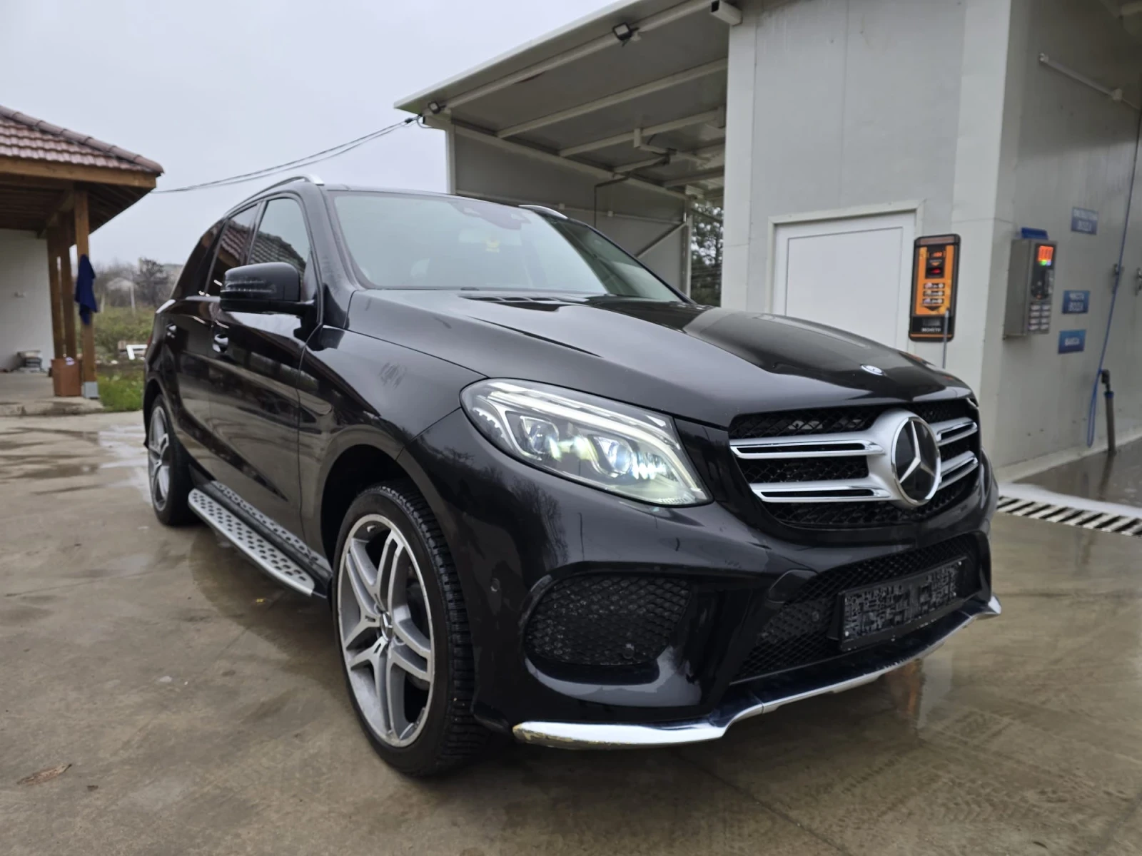 Mercedes-Benz GLE 350 4MATIC - AMG - 258к.с. - изображение 2