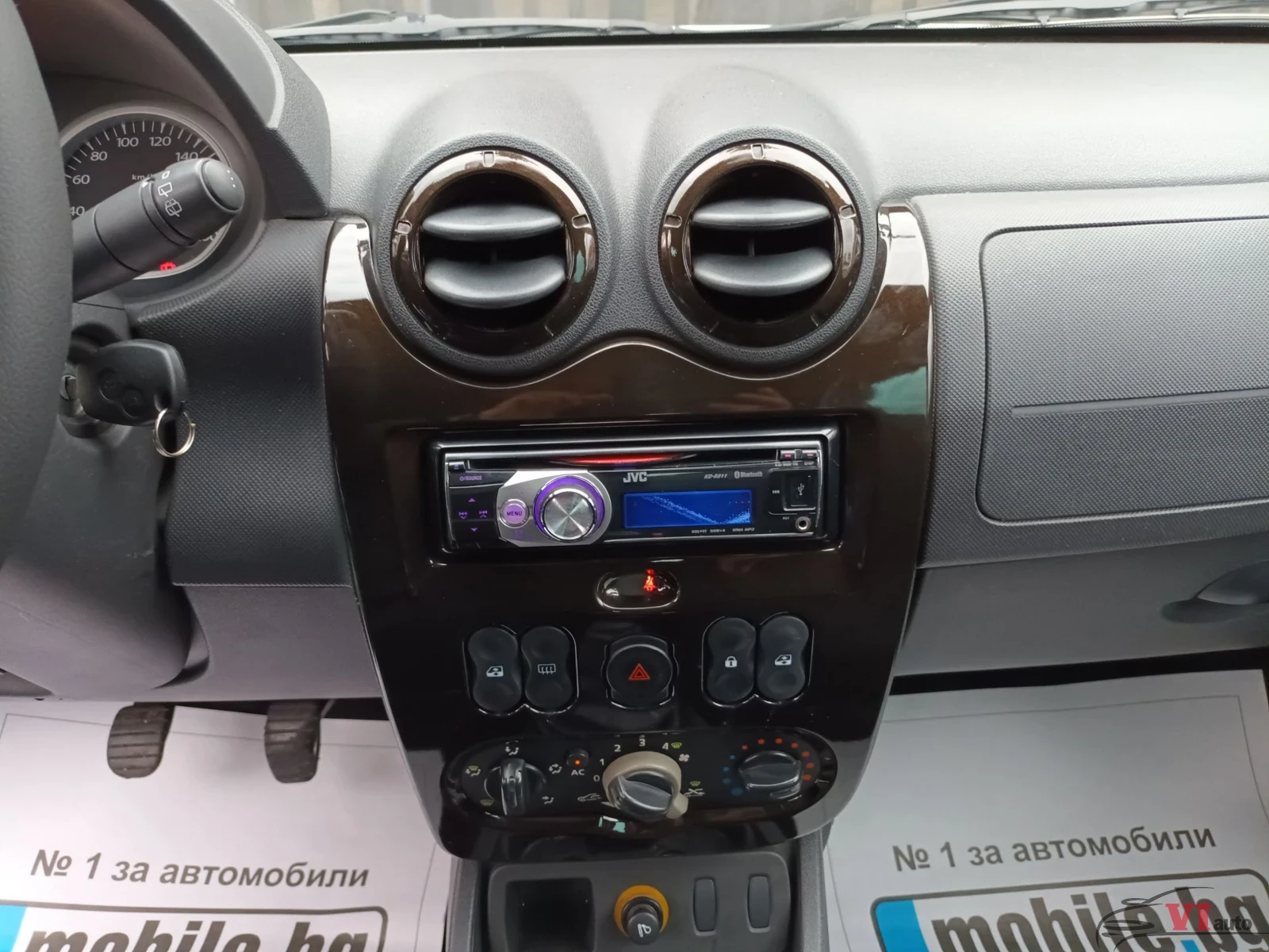 Dacia Duster 1.5dci/6ск., снимка 13 - Автомобили и джипове - 53943839