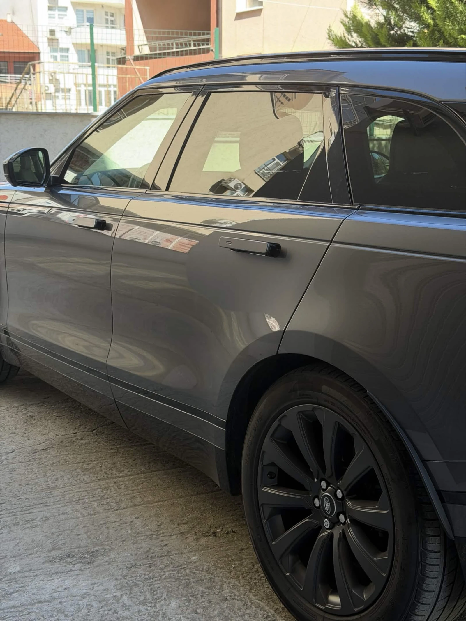 Land Rover Range Rover Velar, снимка 3 - Автомобили и джипове - 54140288