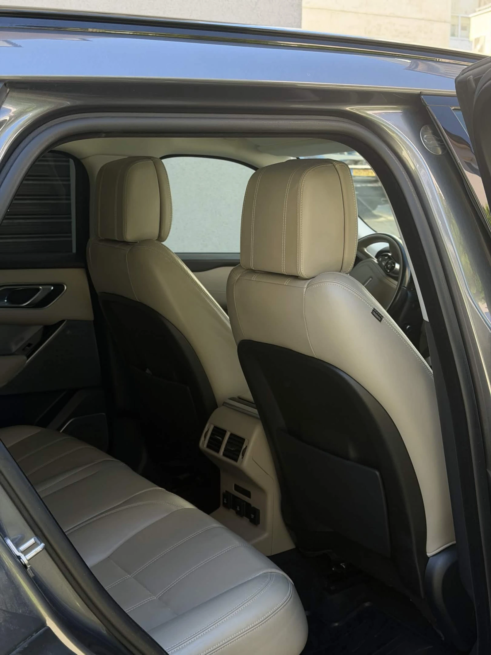 Land Rover Range Rover Velar, снимка 5 - Автомобили и джипове - 54140288