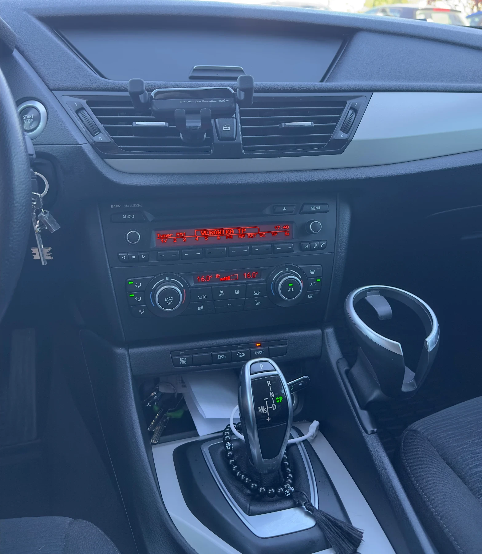 BMW X1, снимка 8 - Автомобили и джипове - 54321785