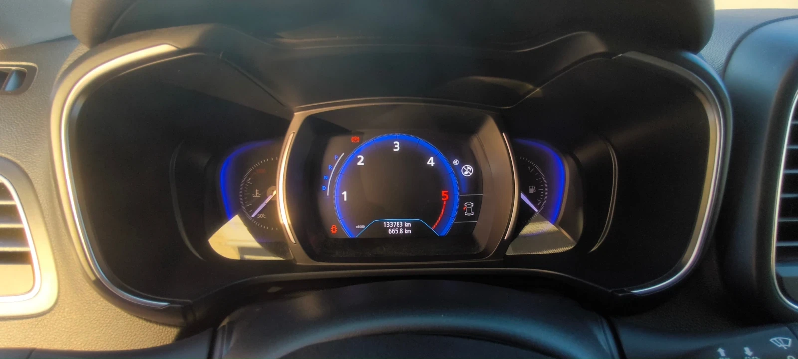 Renault Koleos 2.0 DCI 4x4 BOSE Initiale Paris 175 X-Tronic, снимка 8 - Автомобили и джипове - 54772761