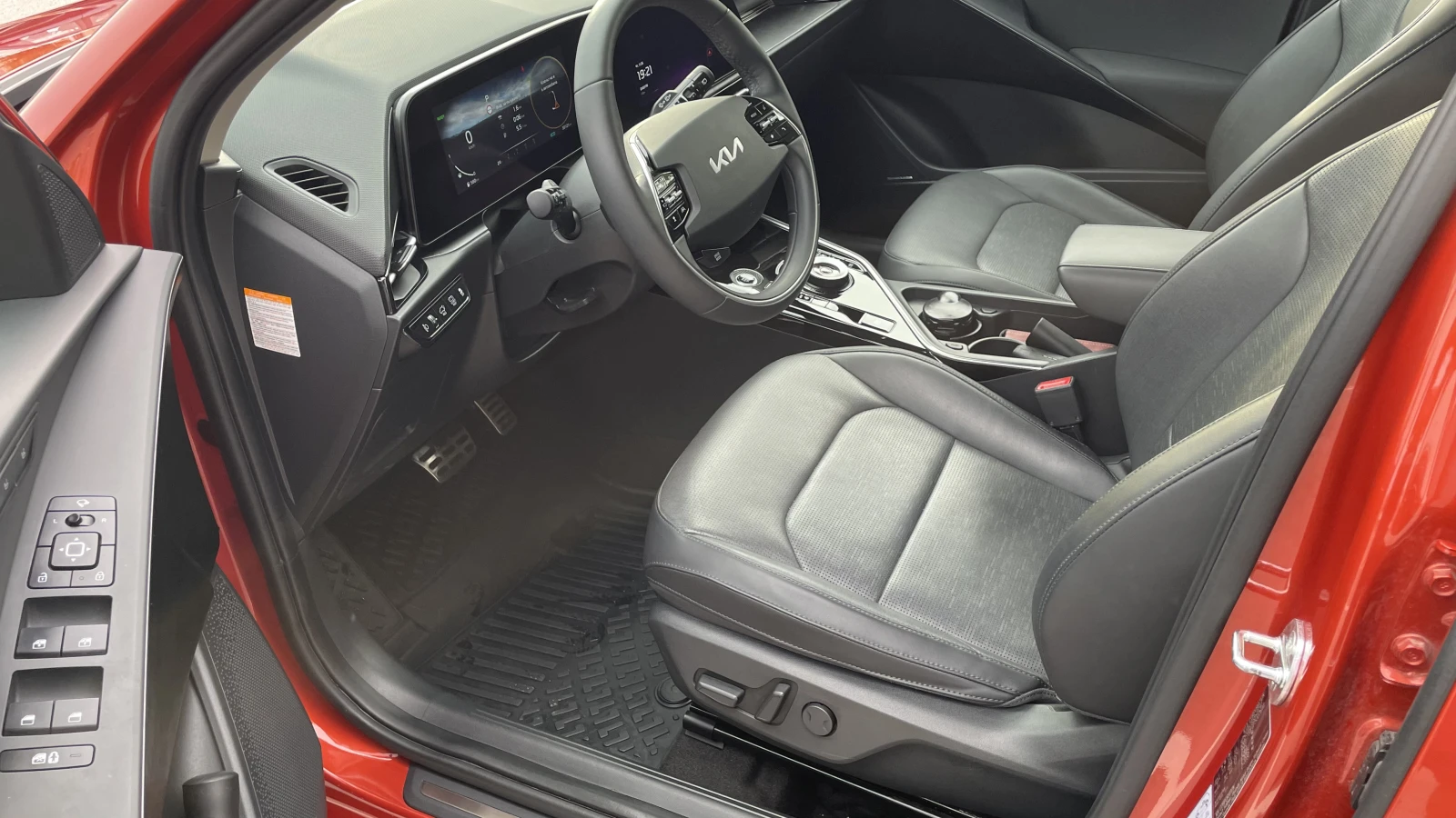 Kia Niro 1, 6 HEV Limited, снимка 5 - Автомобили и джипове - 54893235