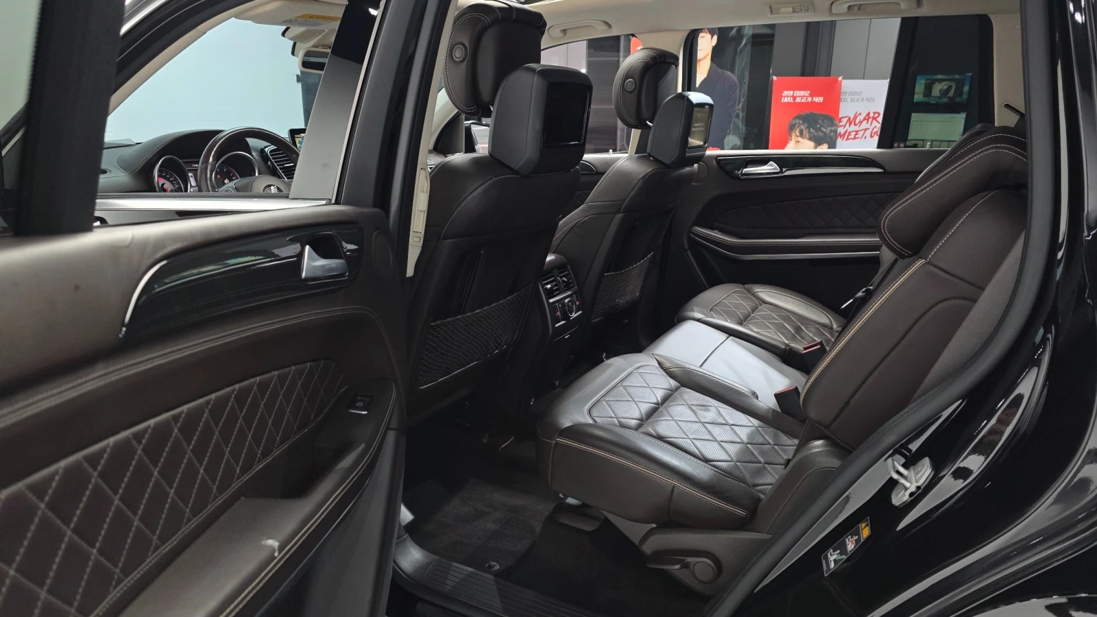 Mercedes-Benz GLS 500 4.7 4MATIC, FULL, снимка 9 - Автомобили и джипове - 55321343
