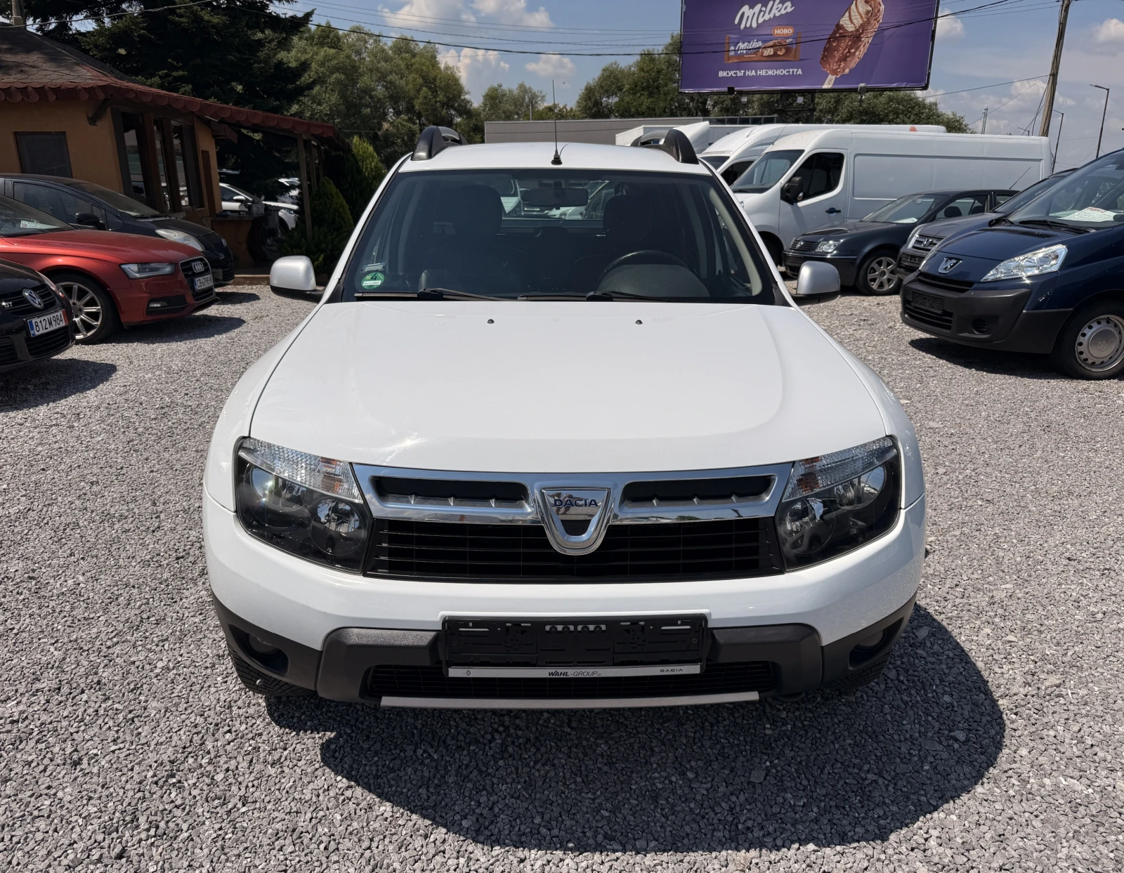 Dacia Duster 1.6i 4x4;Кожен Салон;TUV;Germany, снимка 2 - Автомобили и джипове - 55327854