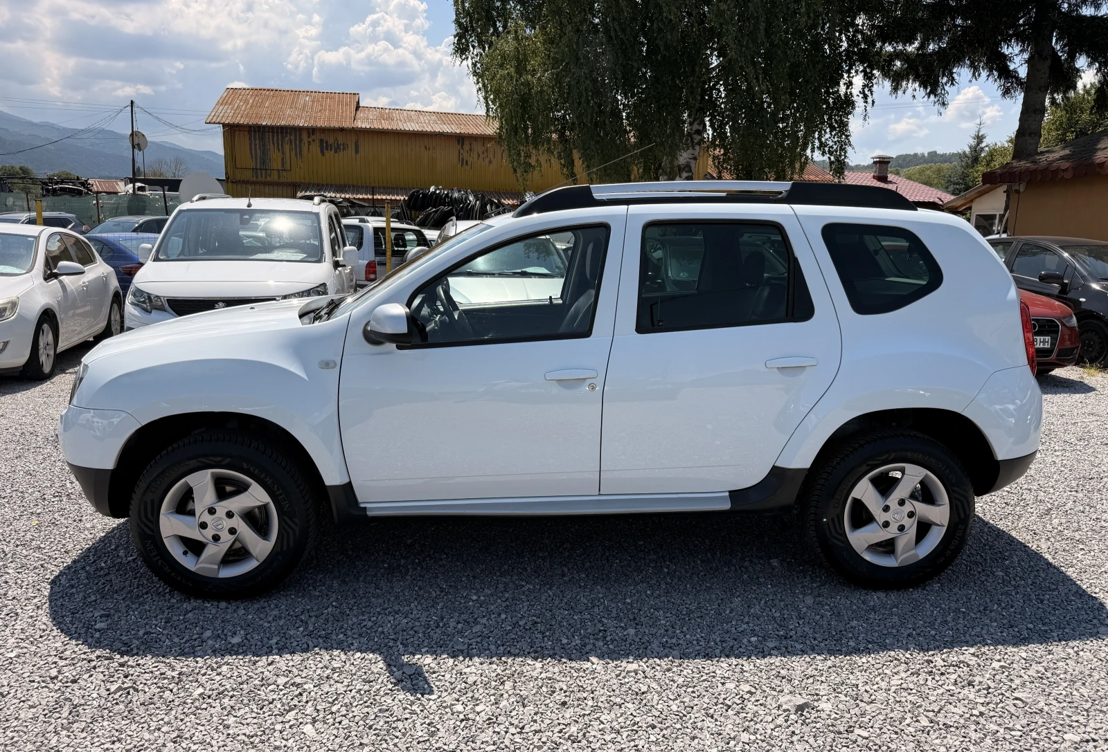 Dacia Duster 1.6i 4x4;Кожен Салон;TUV;Germany, снимка 8 - Автомобили и джипове - 55327854