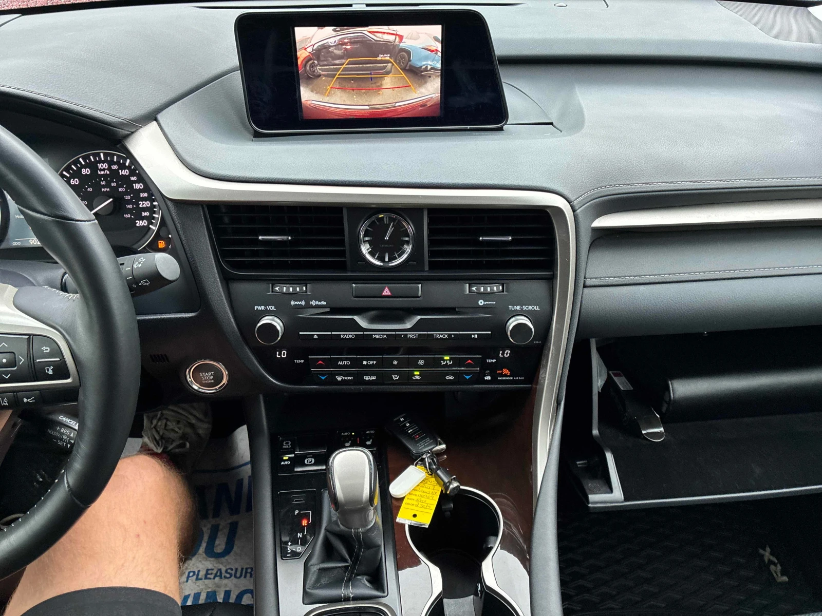Lexus RX 350 * AWD 4dr * АВТОКРЕДИТ БЕЗ ПЪРВОНАЧАЛНА ВНОСКА* , снимка 9 - Автомобили и джипове - 56018379
