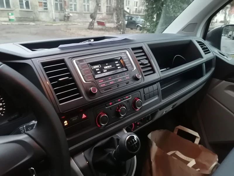 VW Transporter 2.0TDI, снимка 11 - Бусове и автобуси - 48884635