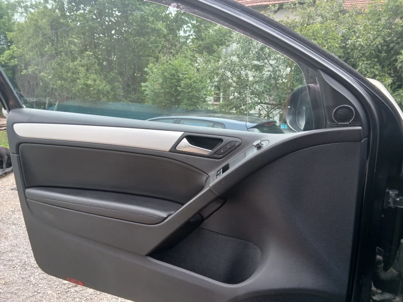 VW Golf 2 TSFSI, снимка 10 - Автомобили и джипове - 53010213