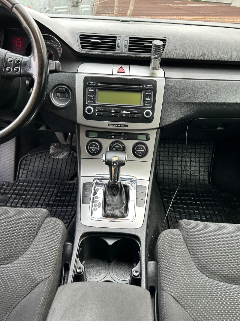 VW Passat, снимка 13 - Автомобили и джипове - 52633418